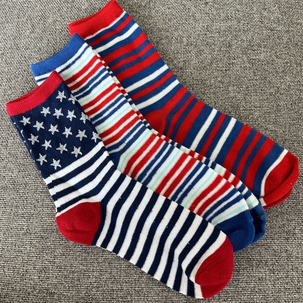 PATRIOTIC NEW Red White & Blue Striped Crew Socks Set of 3 Size Small (6-8)